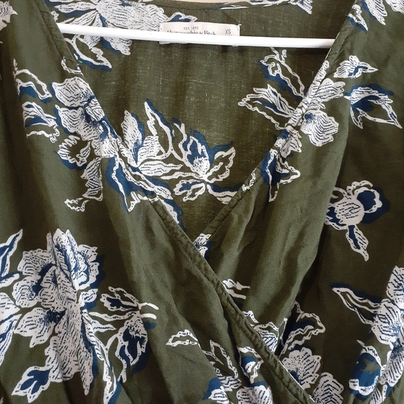 Abercrombie & Fitch floral romper boho bell sleeve - Picture 6 of 8